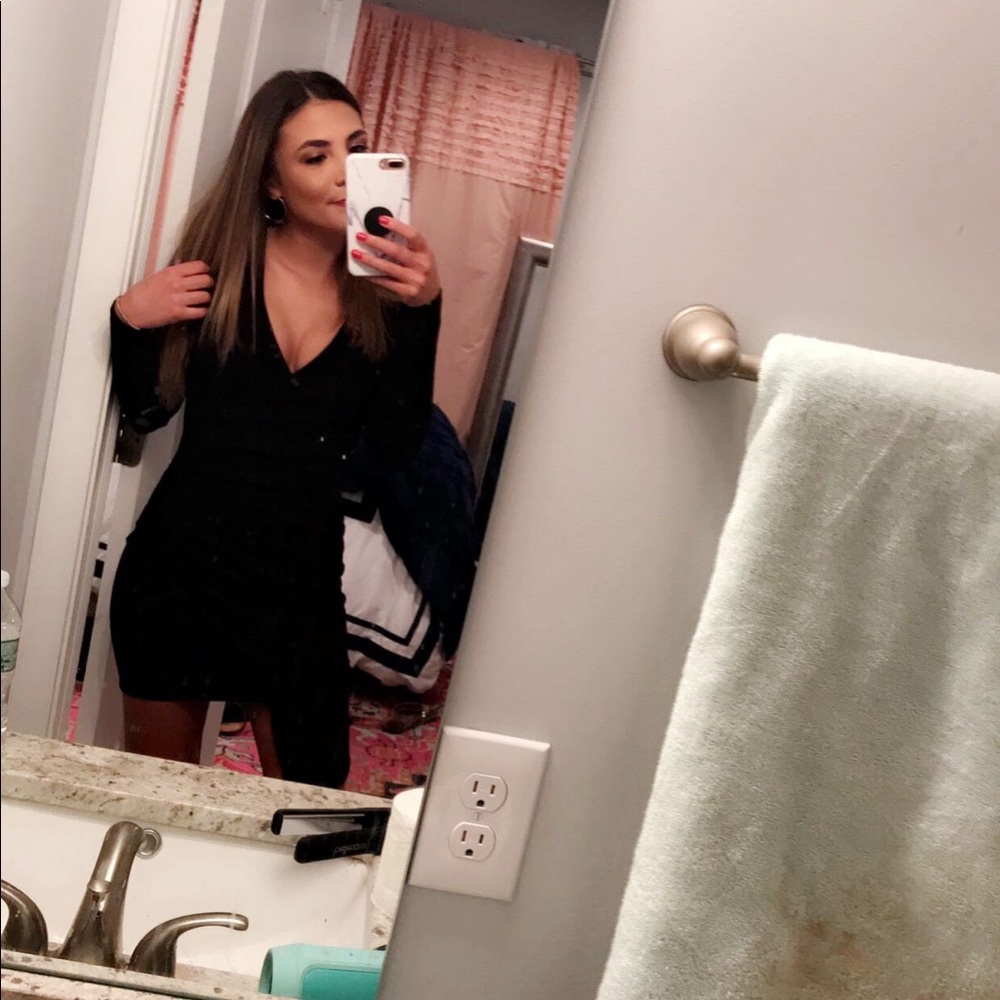 Black long sleeve bodycon dress